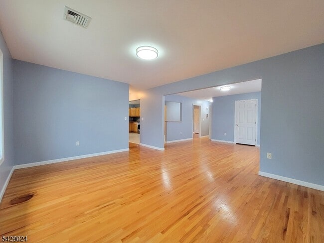 Foto del edificio - 154 Norwood Ave