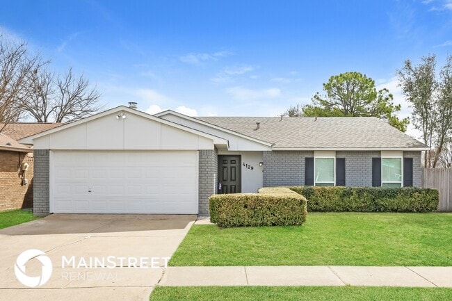 Building Photo - 4129 7 Gables St