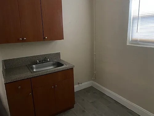 Building Photo - 1718 NW 2nd Ct