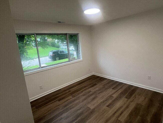 Foto del edificio - 1416 Weaver Ave