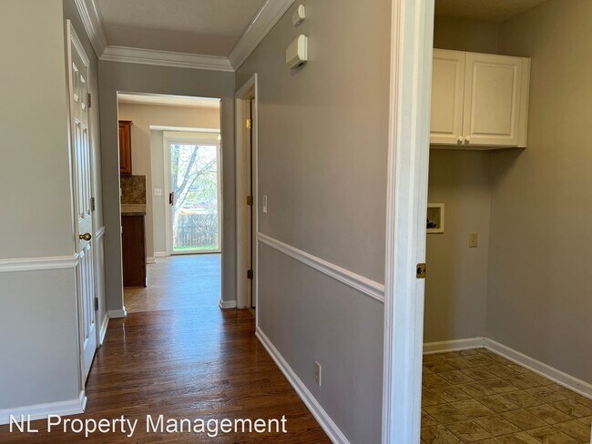 Building Photo - 4 br, 2.5 bath House - 6623 South 162 Ave