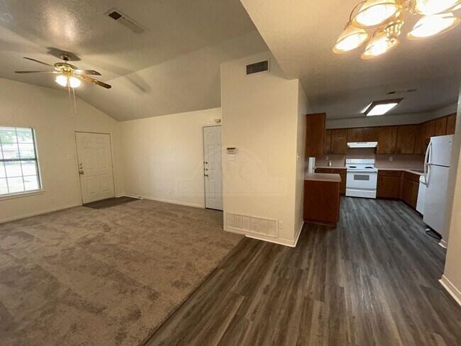 Foto del edificio - 2204 Wright Way