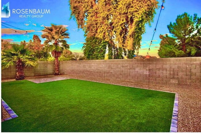 Foto del edificio - 14951 N 145th Ave