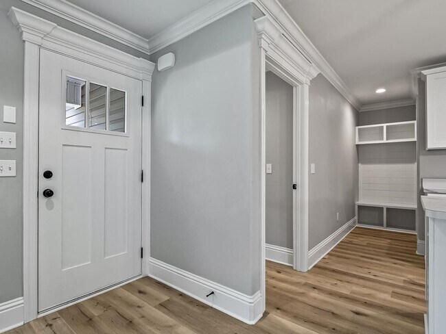 Foto del edificio - Attractive 3 Bedroom Home Available Now!