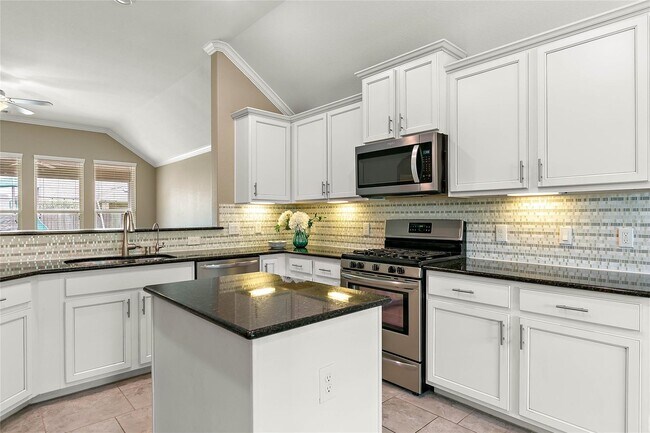 Foto del edificio - 31225 Liberty Knoll Ln