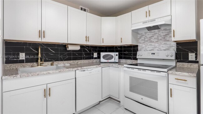 Building Photo - 251 SW 132nd Way