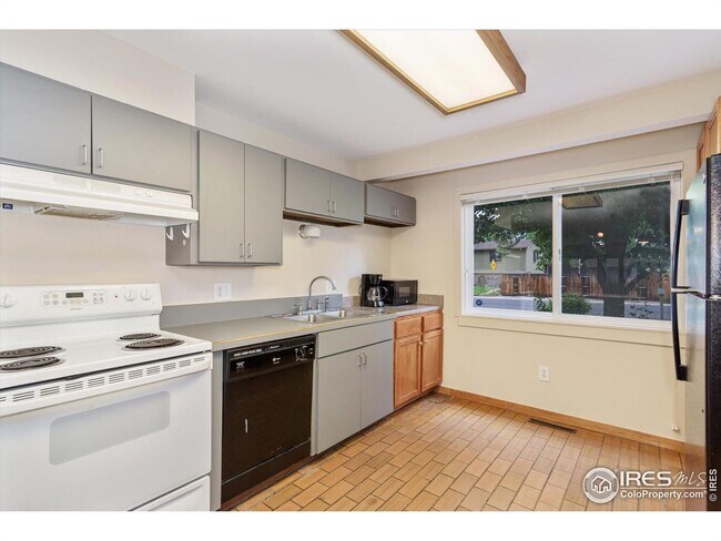 Foto del edificio - Charming 4-Bedroom Ranch in Prime Location...