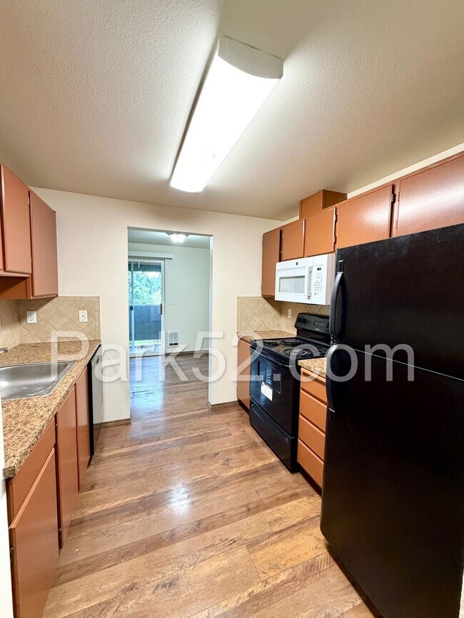 Foto del edificio - Puyallup Area 2 Bedroom 2nd Floor Apartment