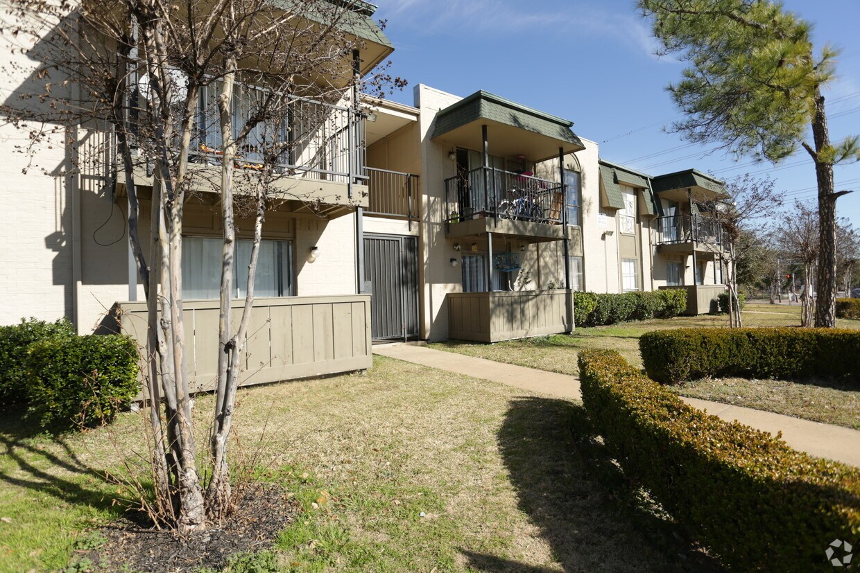 Meadows Crossing Apartments Dallas, TX