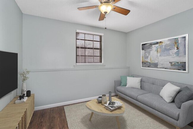 Building Photo - 618 E Johnston St