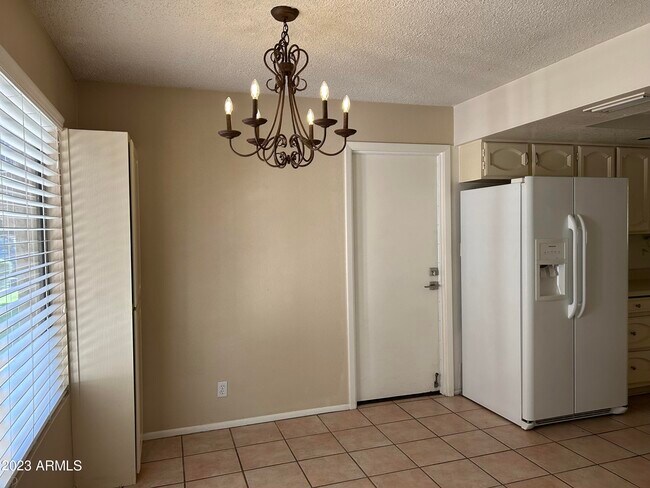 Building Photo - 9414 E Jenan Dr