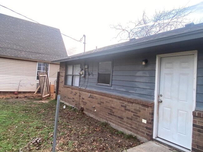 Foto del edificio - 3 bedroom 2 bath