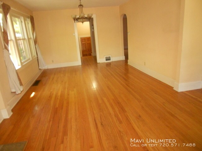Building Photo - 1539 Cherry St