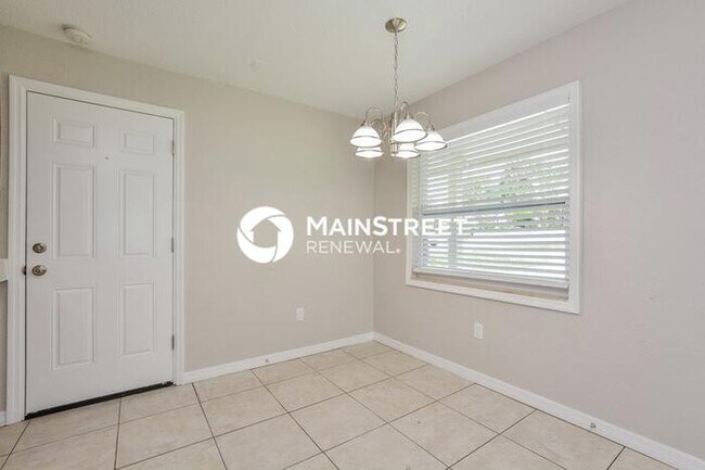 Foto del edificio - 4 Bedroom Pet-Friendly Home in DeLand, FL with Main Street Renewal