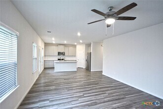 Building Photo - 723 Myrtle Path