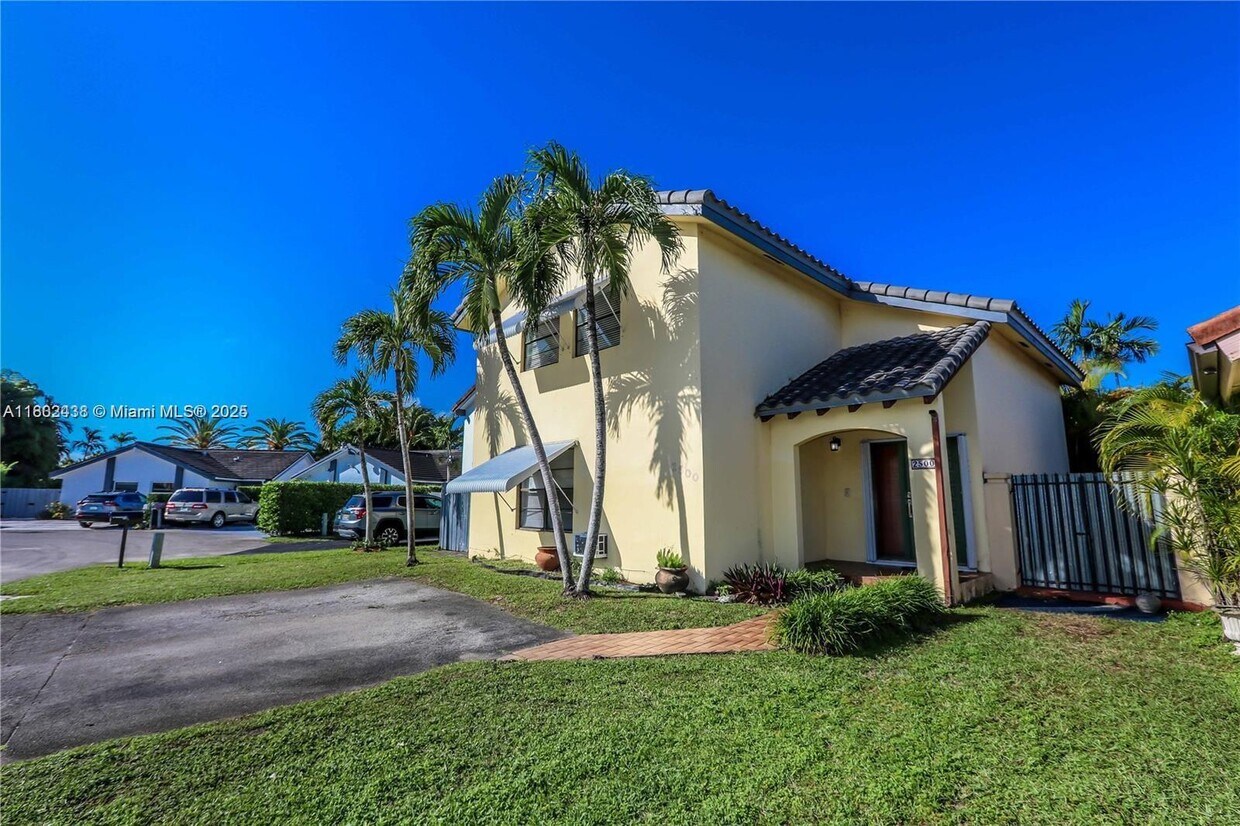 Primary Photo - 2500 SW 113th Ct