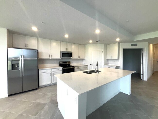 Building Photo - 12470 Wellen Golf St