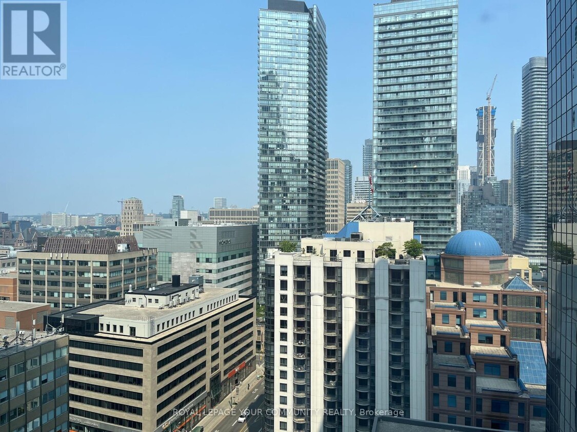 Photo principale - 763-2763 Bay St.