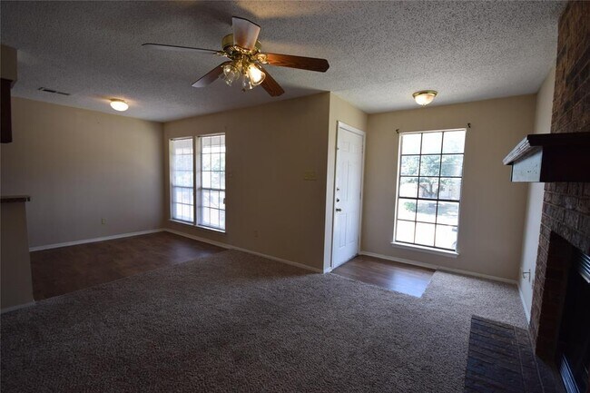 Building Photo - 6401 Basswood Dr