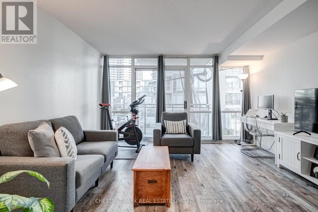 Building Photo - 11 Brunel Ct