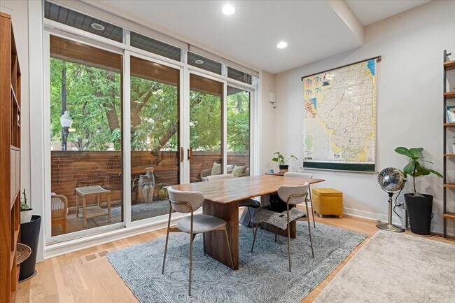 Foto del edificio - 4842 N Damen Ave