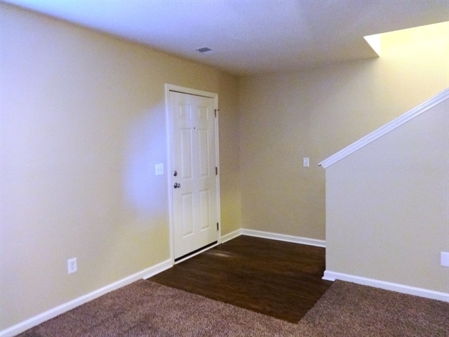 Building Photo - 224 Bainsbury Ln