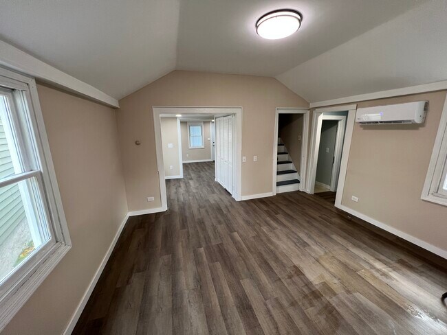 Foto del edificio - 292 W 5th St