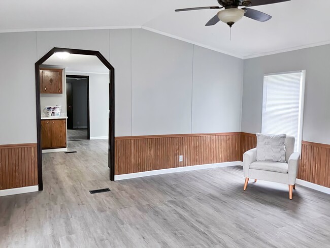 Building Photo - 70 Deerwood Park