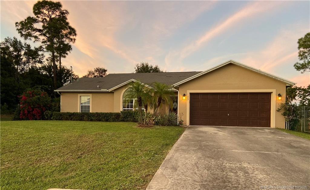 Foto principal - 1069 SW Jacqueline Ave