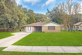 Building Photo - 8710 Bertwood St