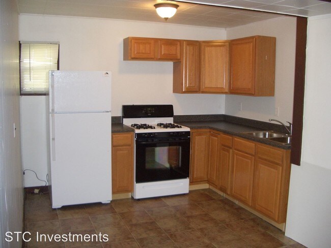 Building Photo - 2 br, 1 bath House - 926 N. Charles #2