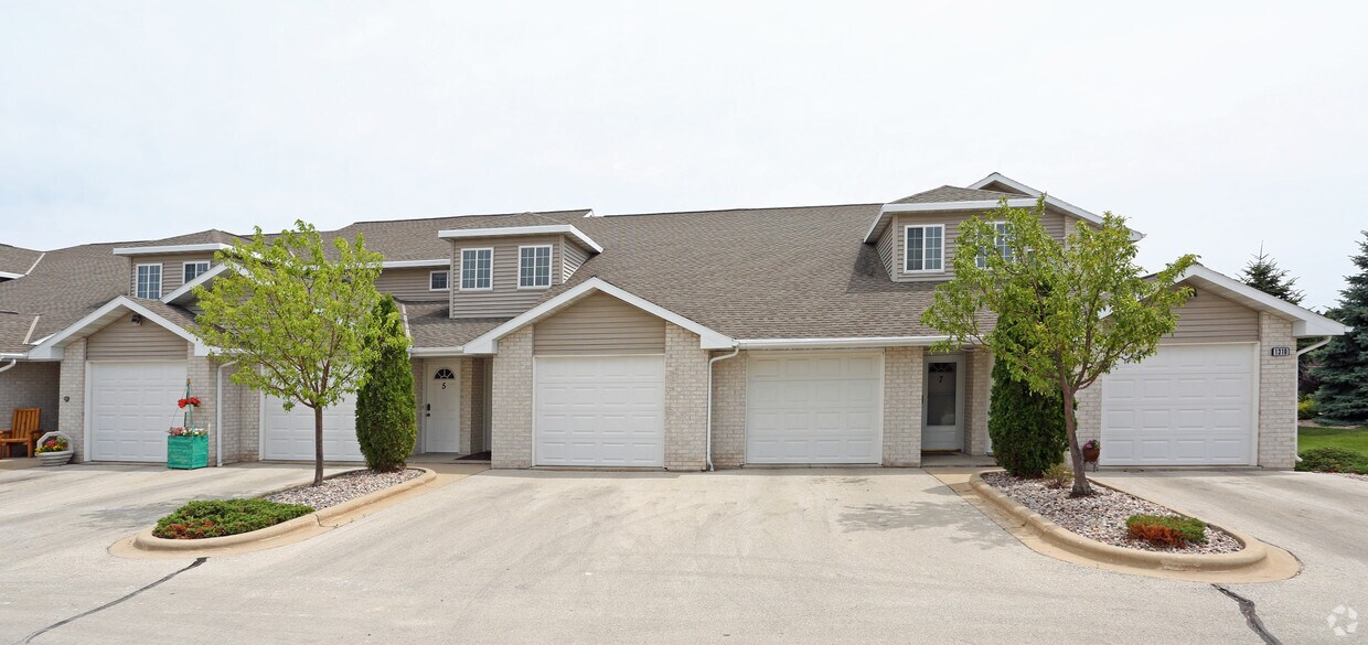 Emerald Park 1360 Villa Park Cir Green Bay, WI Apartments for Rent