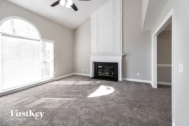 Building Photo - 4900 Hickory Woods Dr
