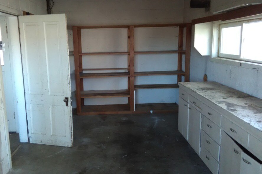 Taller - 1200 NE Ochoco Ave