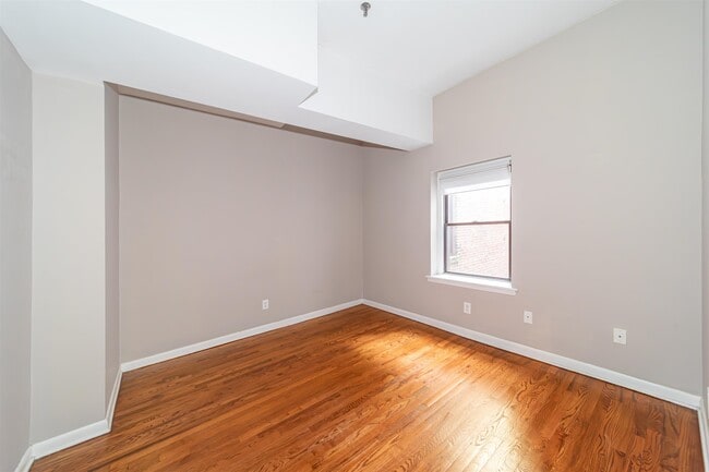 Building Photo - 227 Christopher Columbus Dr