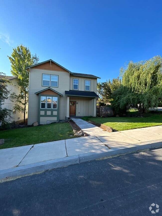 Building Photo - 3616 SW Salmon Ave