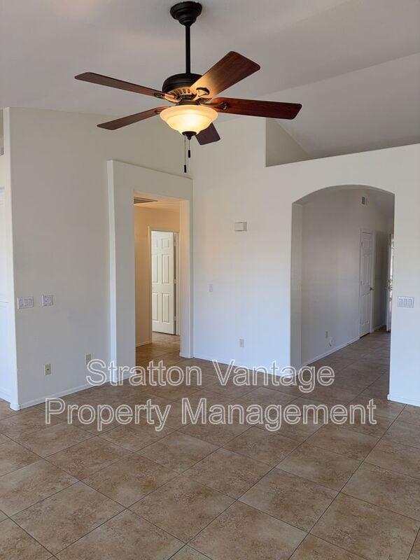 Building Photo - 17613 N Kimberly Way