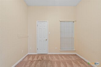 Building Photo - 406 Gina Dr
