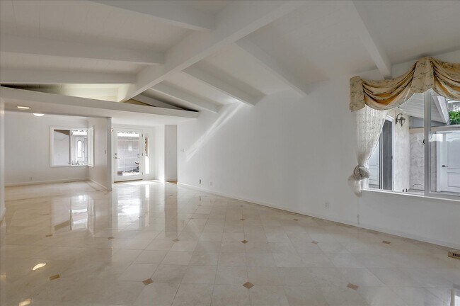 Foto del edificio - 21567 Rainbow Dr