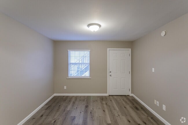 1HAB, 1BA - 600 ft² - Legion Park & Heartwood Court Apartments