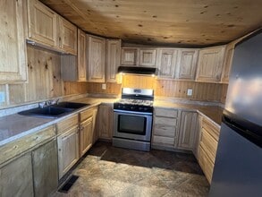 Building Photo - 1565 Ray's Rd