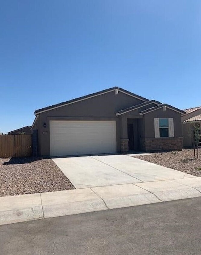 ALMOST NEW 3 bed 2 bath home for lease bu... - ALMOST NEW  3 bed 2 bath home for lease bu...