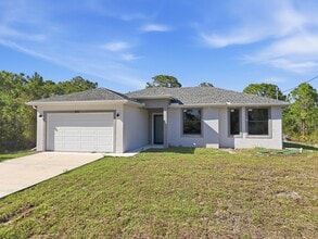 Building Photo - 825 Carbon St E