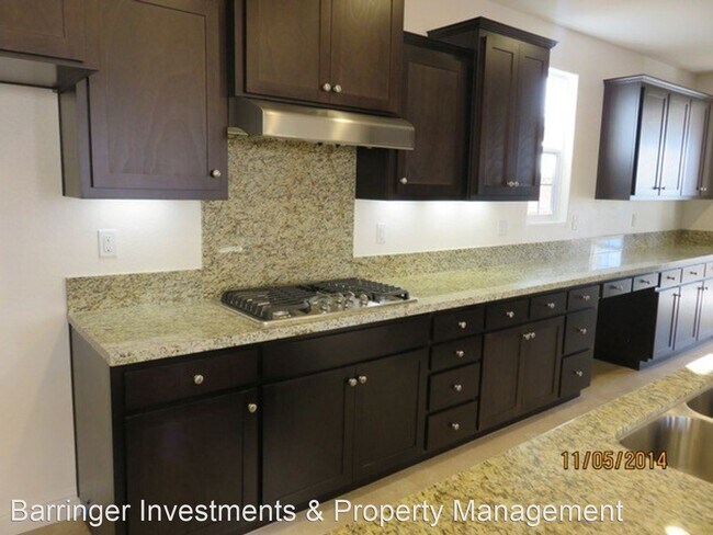 Foto del edificio - 5 br, 3 bath House - 960 S Shields Ave