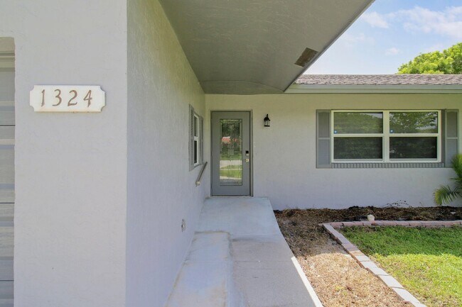 Foto del edificio - 1324 NW 2nd Cir