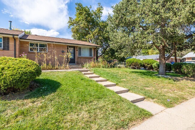 Building Photo - Lovely remodeled 2 Bed 1 Bath in Arvada