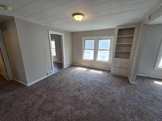 Building Photo - 3081 E 67th St