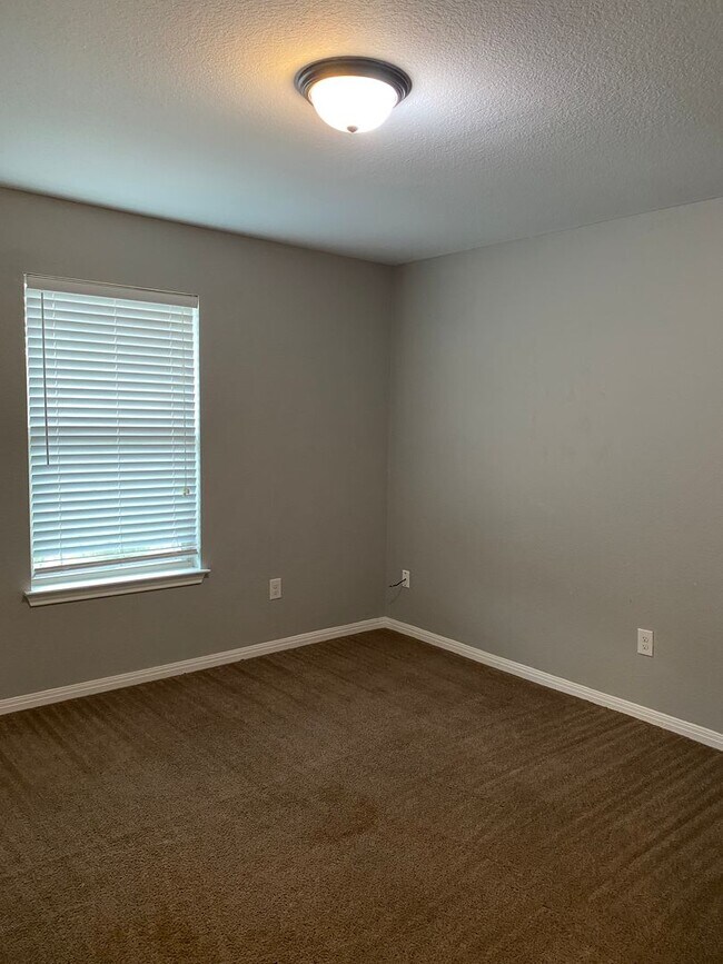Building Photo - THE VILLAGE AT JUDSON | Modern 3-Bedroom Apartment