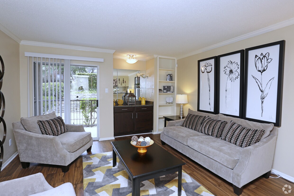 Hillcreste at Thousand Oaks Apartments in San Antonio, TX