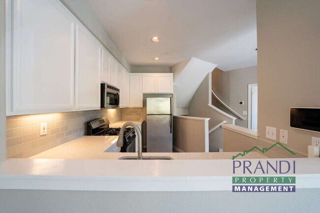 Building Photo - 1 Gable Ct